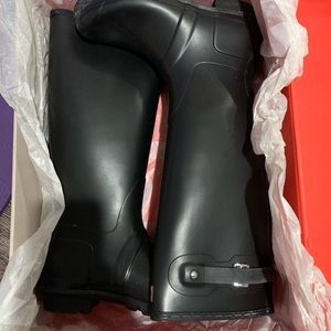 Tall Black Hunter Boots + Hunter boot socks